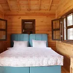 Babakamp Eco Ranch& Retreat מלון 4*